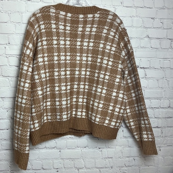Almost Famous Tan and White plaid Print Sweater Twinset - Picture 5 of 13